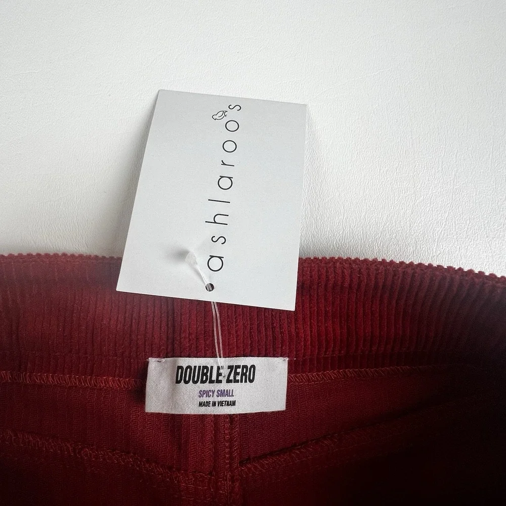 Double Zero Cordurory Red Womens  Skirt Size Small Striped Zipper And Pockets